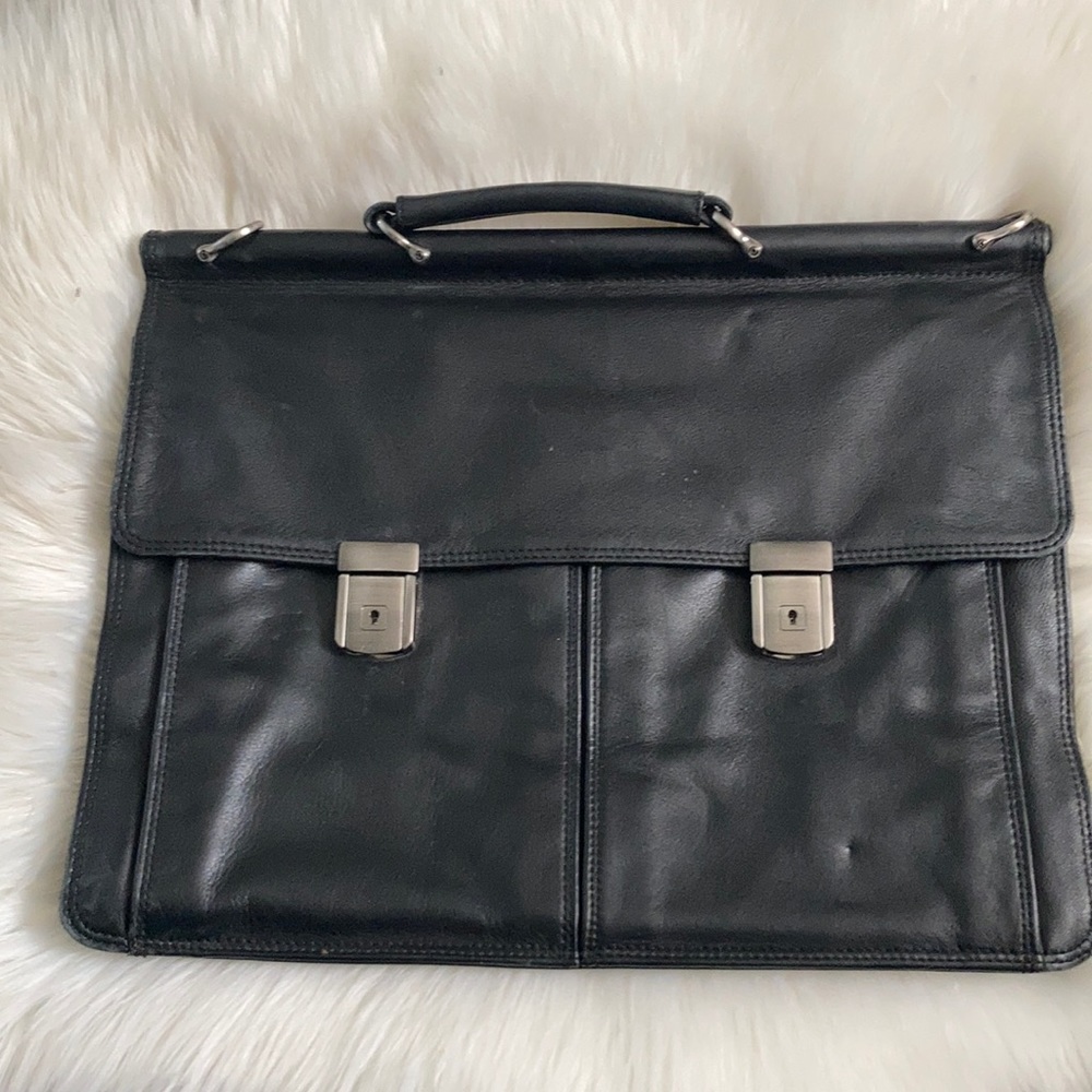 El portal black leather briefcase 💼